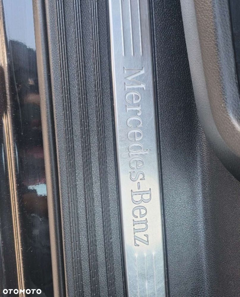 Mercedes-Benz Klasa V - 28