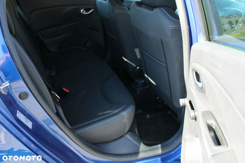Renault Clio 1.2 16V 75 Business - 23