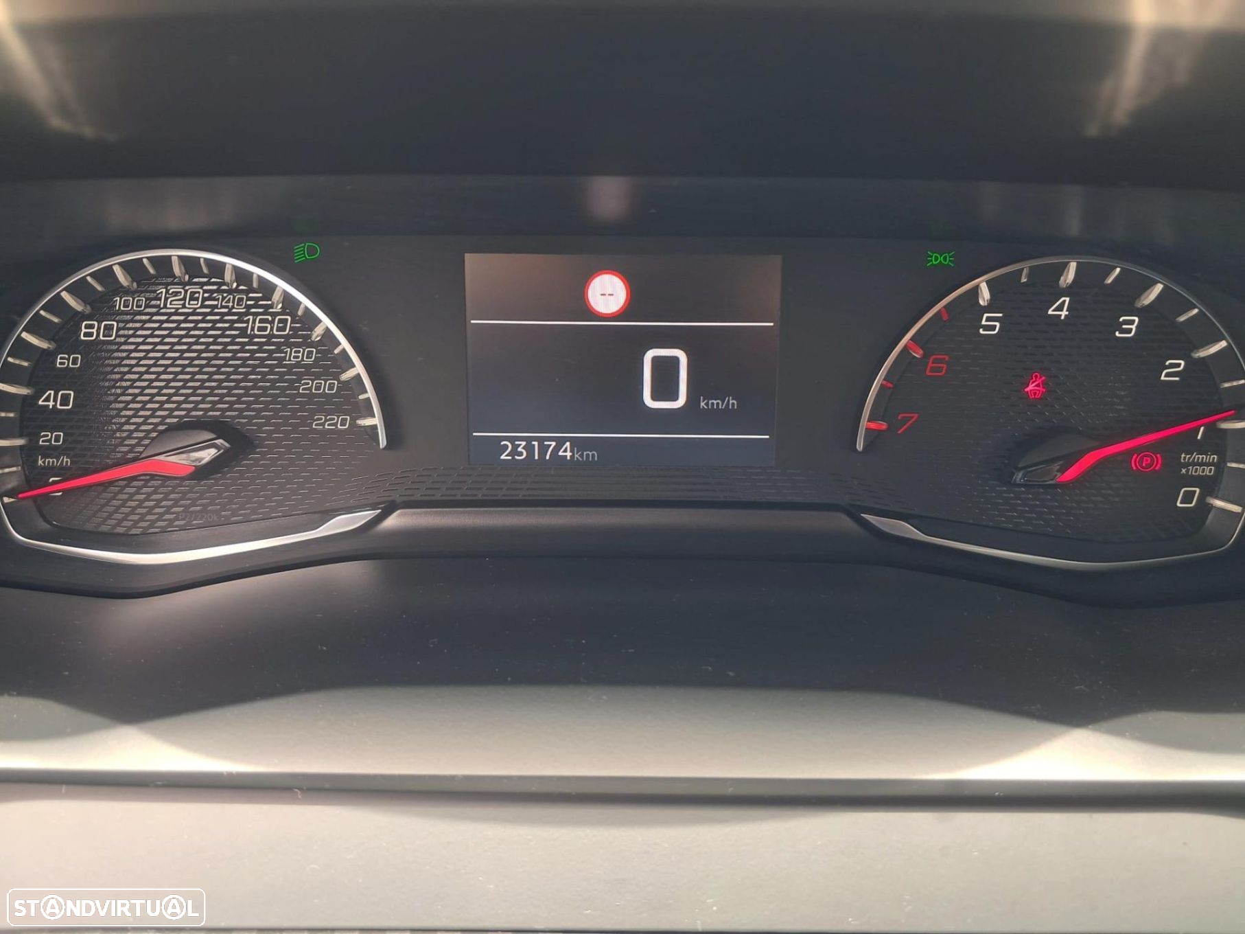 Peugeot 208 1.2 PureTech Active - 18