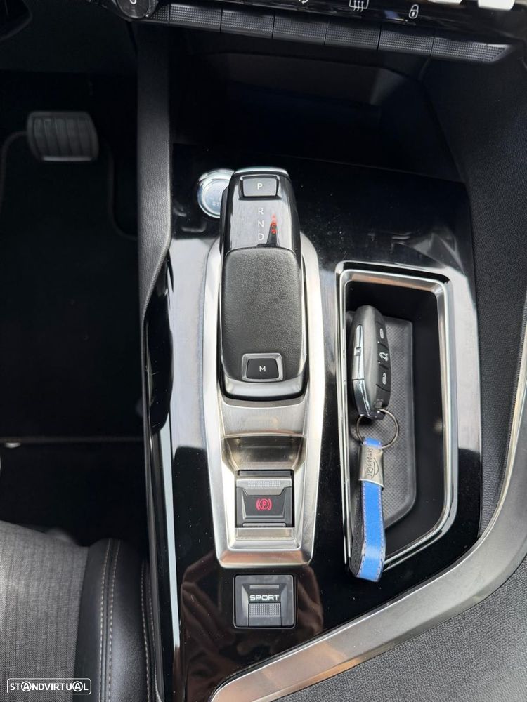 Peugeot 5008 1.5 BlueHDi GT Line J19 EAT8 - 24