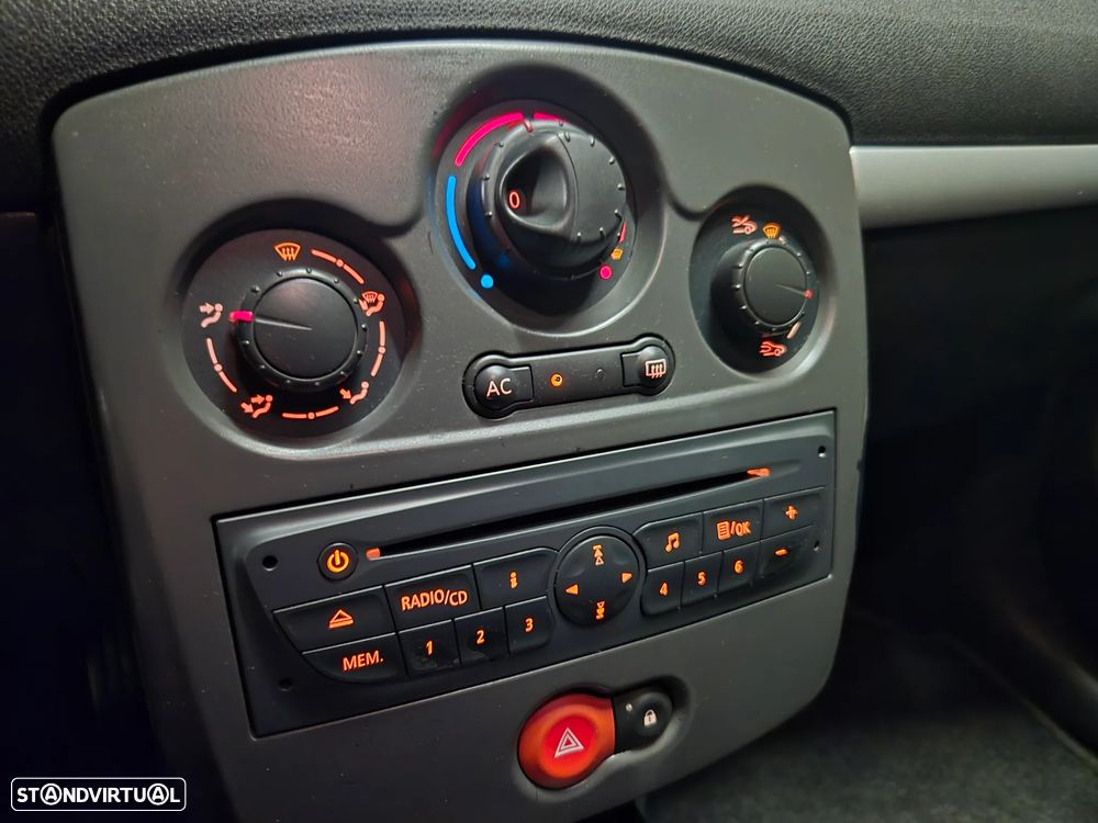 Renault Clio 1.2 16V Dynamique S - 13