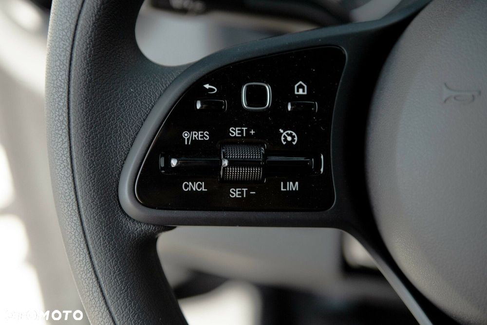 Mercedes-Benz Sprinter - 20