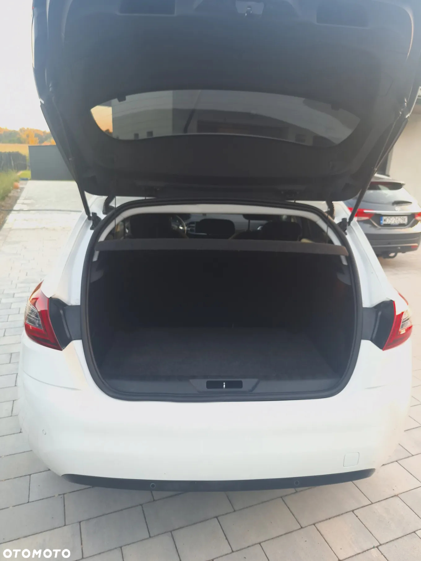 Peugeot 308 1.5 BlueHDi Allure S&S - 11