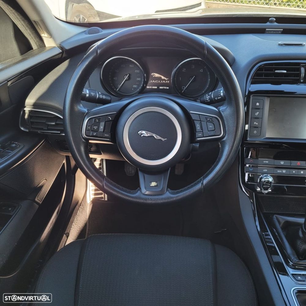 Jaguar XE 2.0 D Pure - 9