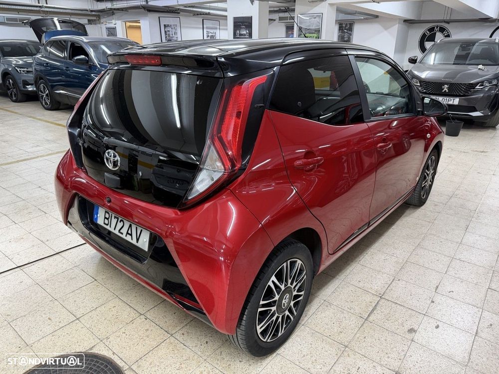 Toyota Aygo 1.0 X-Clusiv Red - 8