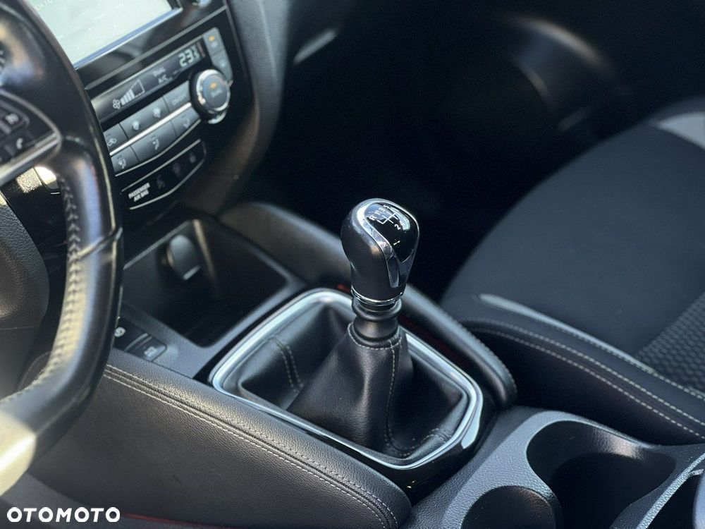 Nissan Qashqai 1.3 DIG-T N-Connecta EU6d - 14