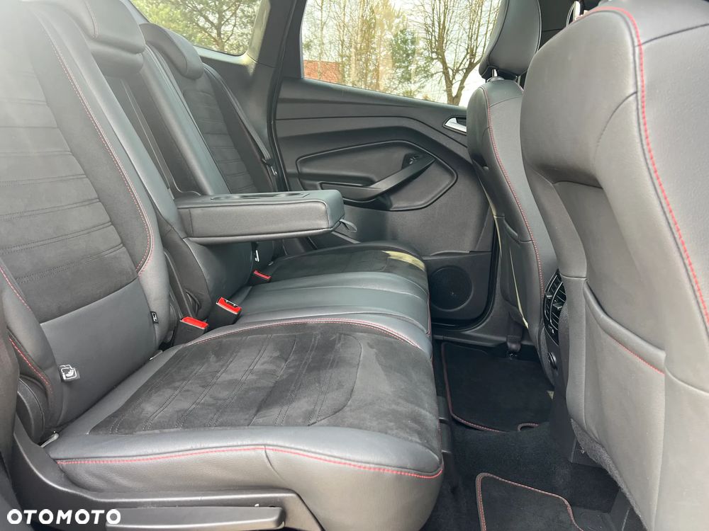 Ford Kuga 2.0 TDCi 2x4 ST-Line - 32