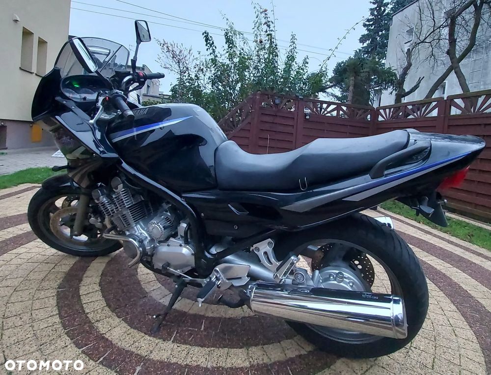 Yamaha XJ - 6