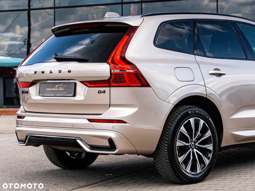 Volvo XC 60 B4 B Plus Dark - 14