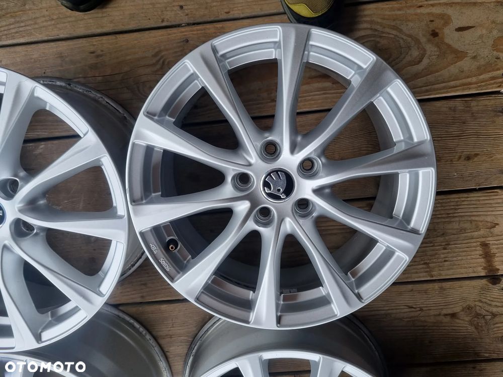 Skoda KAROQ,OCTAVIA,VW GOLF,AUDI TT,SEAT LEON 7,5X17 ET48 5X112 bdb stan - 2