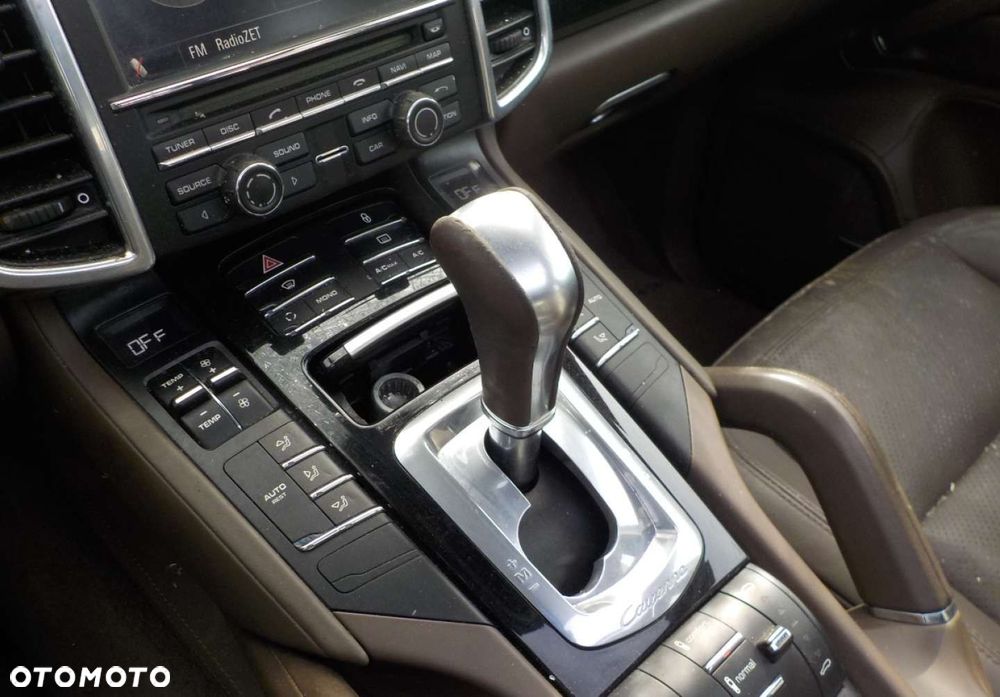 Porsche Cayenne - 28