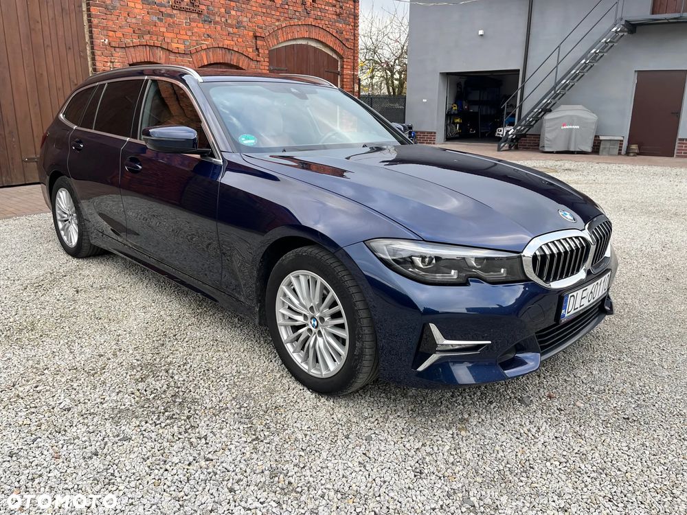 BMW Seria 3 318d Touring Luxury Line - 5