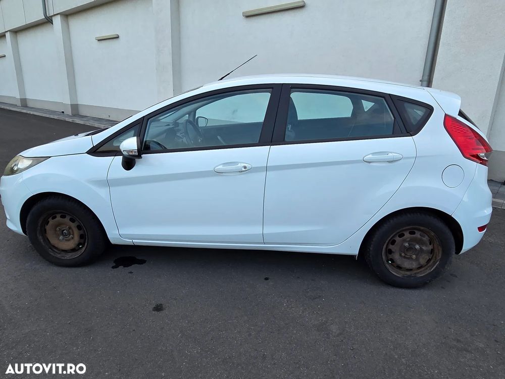 Ford Fiesta 1.6 TDCI DPF Ghia - 4