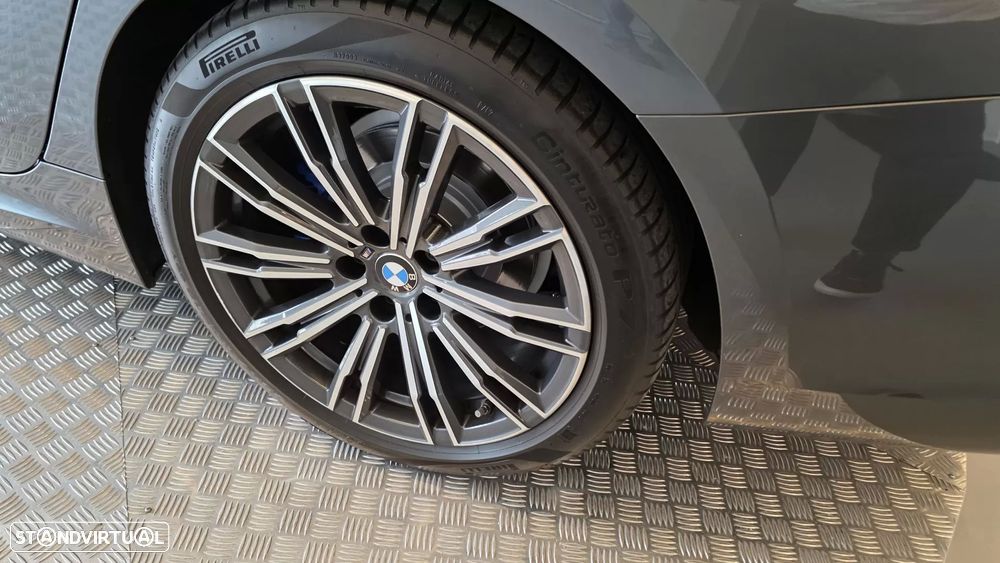 BMW 320 d Line Sport Shadow Auto - 33