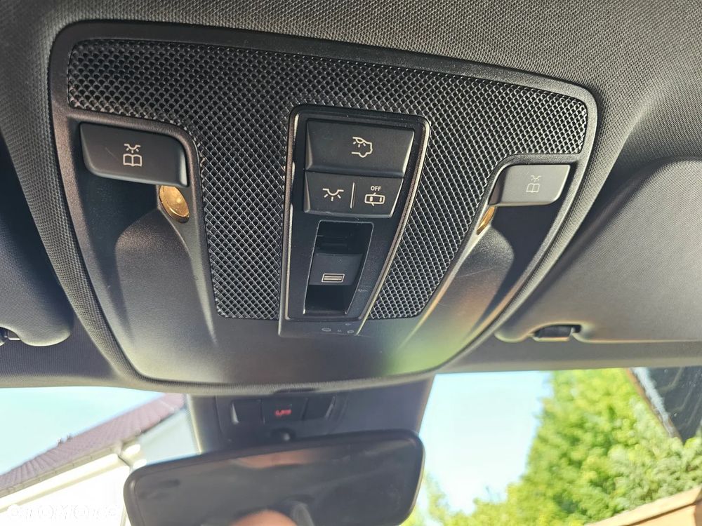 Mercedes-Benz CLA 180 Urban - 11