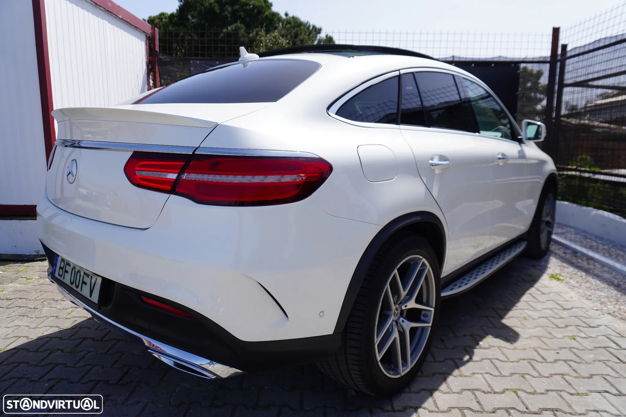 Mercedes-Benz GLE 350 d 4Matic 9G-TRONIC AMG Line - 4