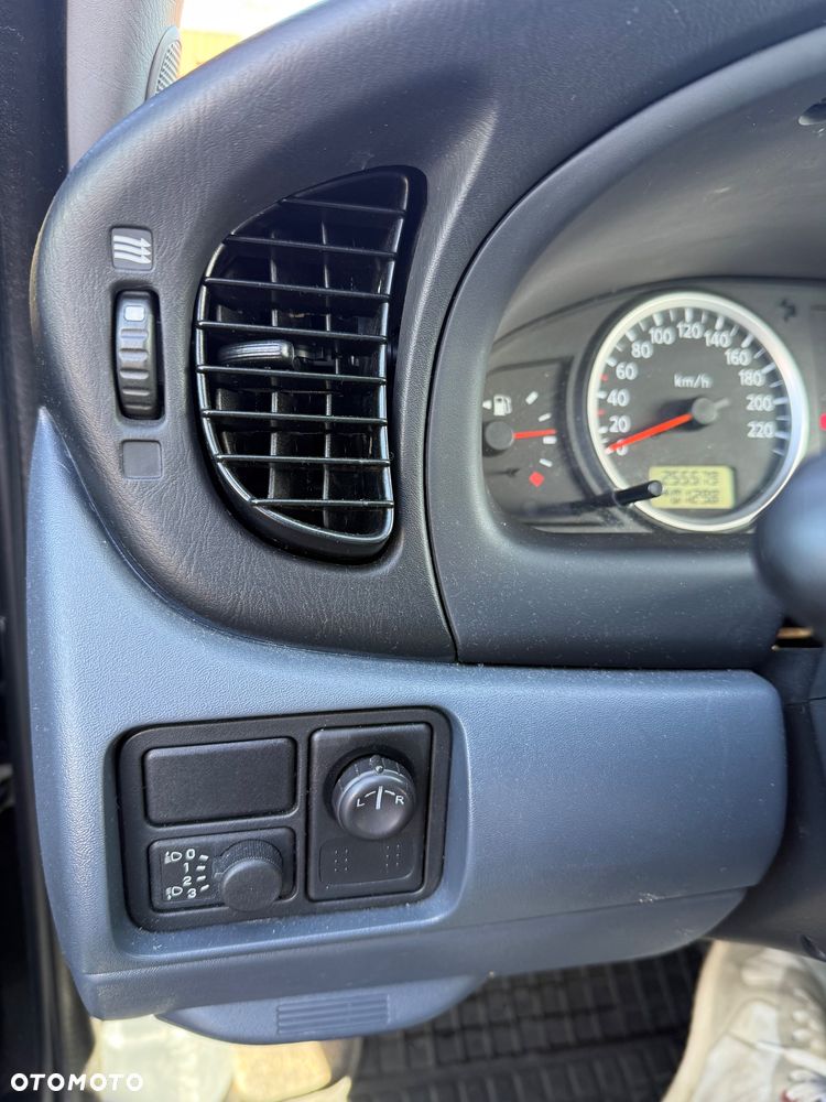 Nissan Almera 1.5 dCi Visia + - 15