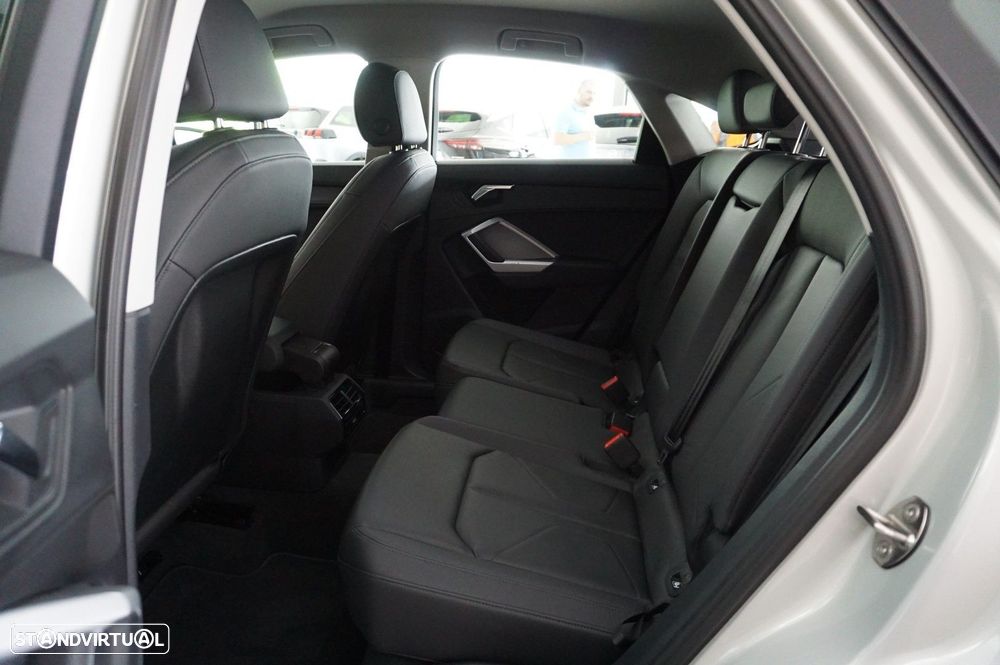 Audi Q3 Sportback 45 TFSIe S tronic - 8