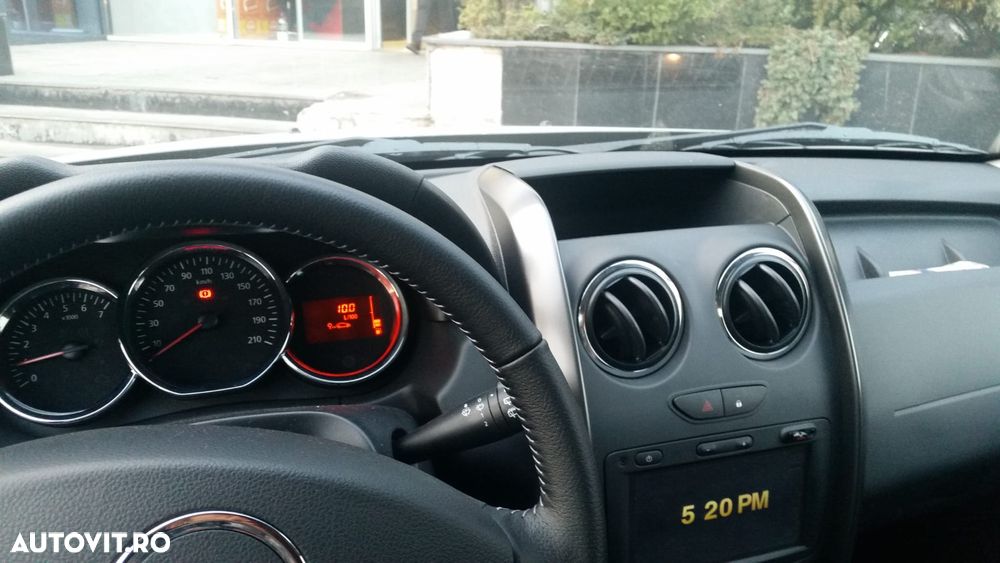 Dacia Duster 1.6 4x4 Laureate - 4