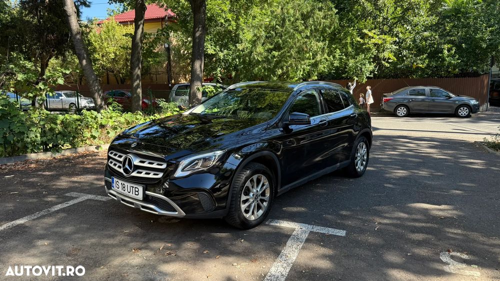 Mercedes-Benz GLA 180 7G-DCT StreetStyle - 3