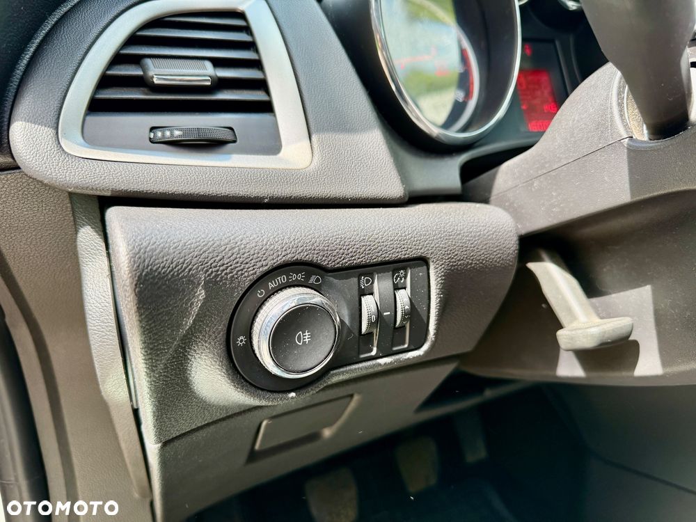 Opel Astra 1.6 Caravan - 18