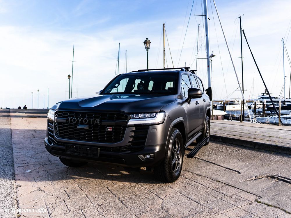 Toyota Land Cruiser - 46