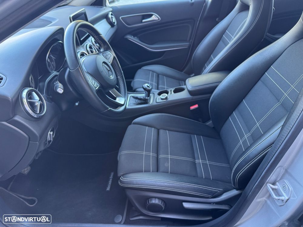 Mercedes-Benz GLA 200 Urban - 13