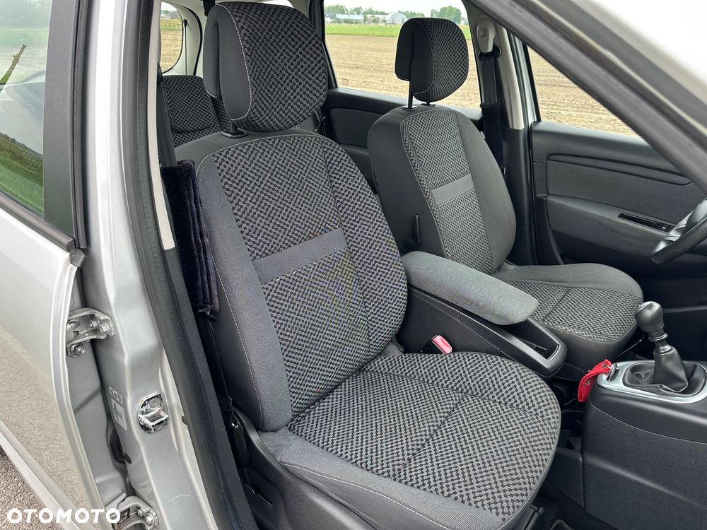 Renault Scenic 1.6 16V 110 Expression - 26