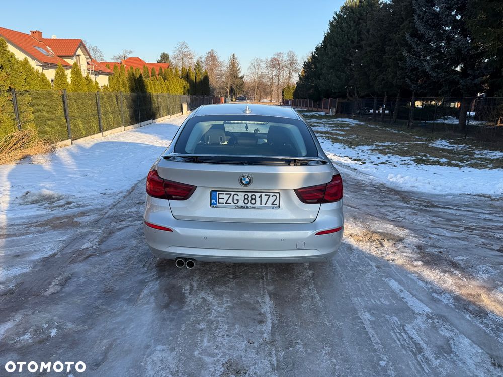 BMW Seria 3 320i - 12