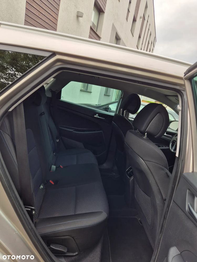 Hyundai Tucson blue 1.7 CRDi 2WD Advantage - 11