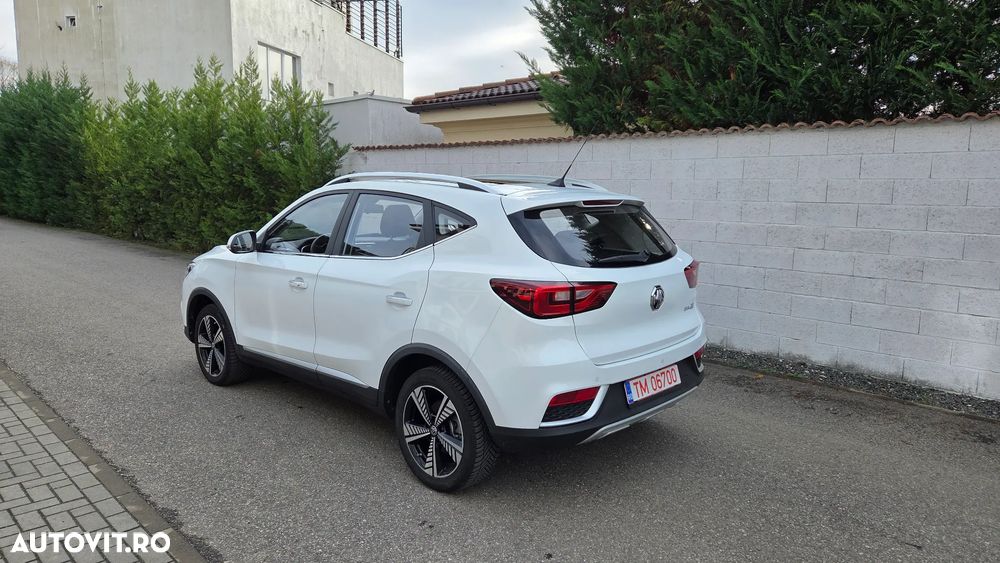 MG ZS EV - 5