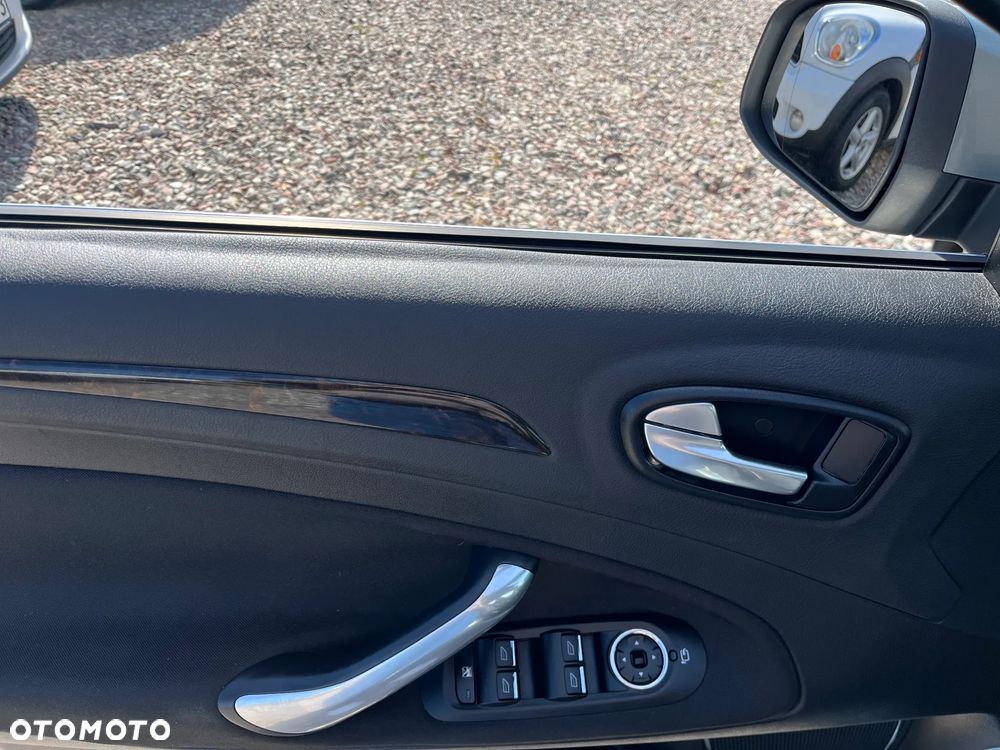 Ford Mondeo 2.0 Ghia - 16