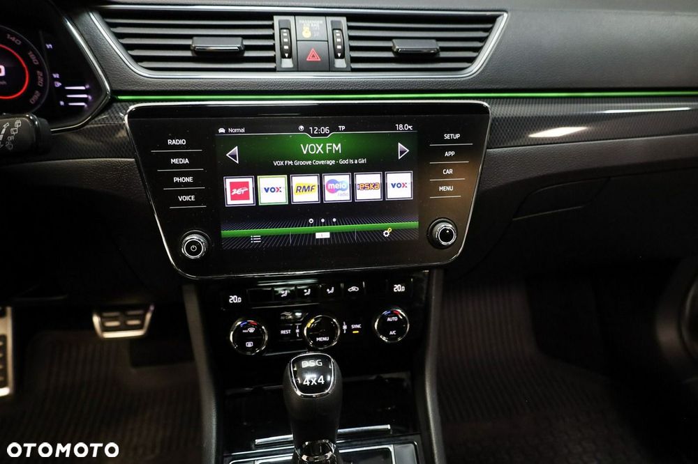 Skoda Superb 2.0 TSI 4x4 DSG Sportline - 18