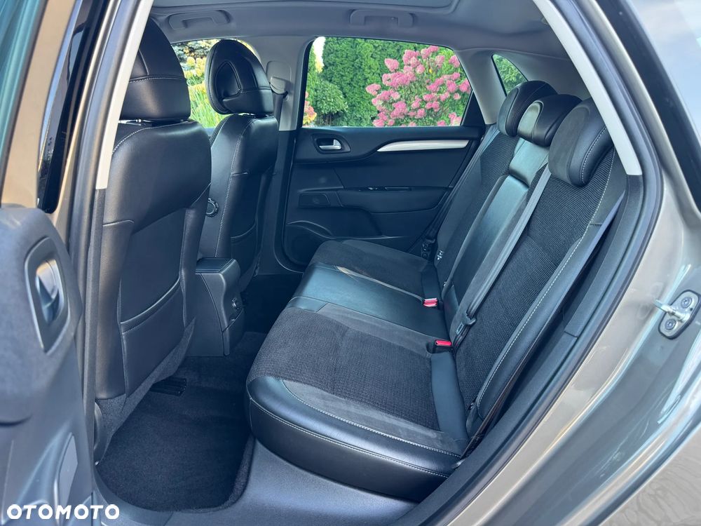 Citroën C4 HDi 150 Exclusive - 33
