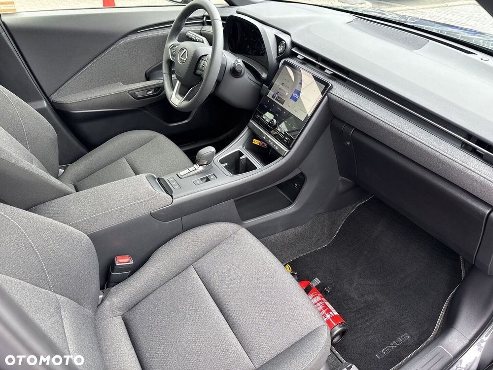 Lexus LBX 1.5 Hybrid - 13