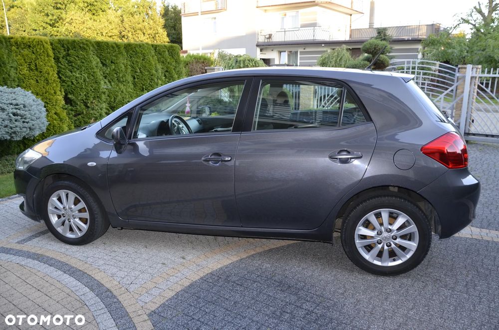 Toyota Auris 1.6 VVT-i Sol - 2
