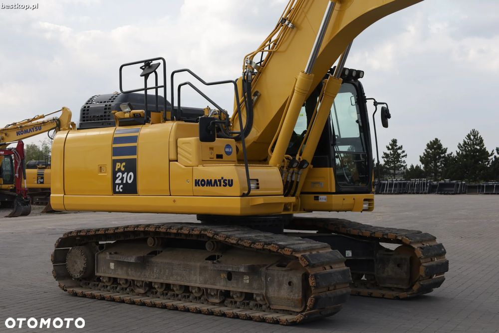 Komatsu PC210LC-11 - 13