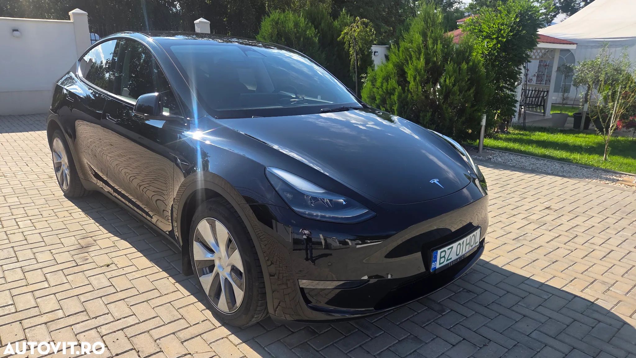 Tesla Model Y Long Range Dual Motor AWD - 1