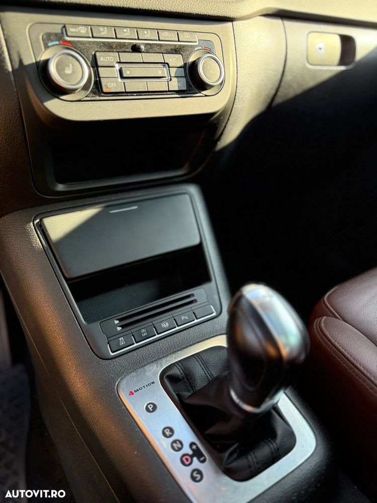 Volkswagen Tiguan 2.0 TDI 4Motion DSG Sport & Style - 8