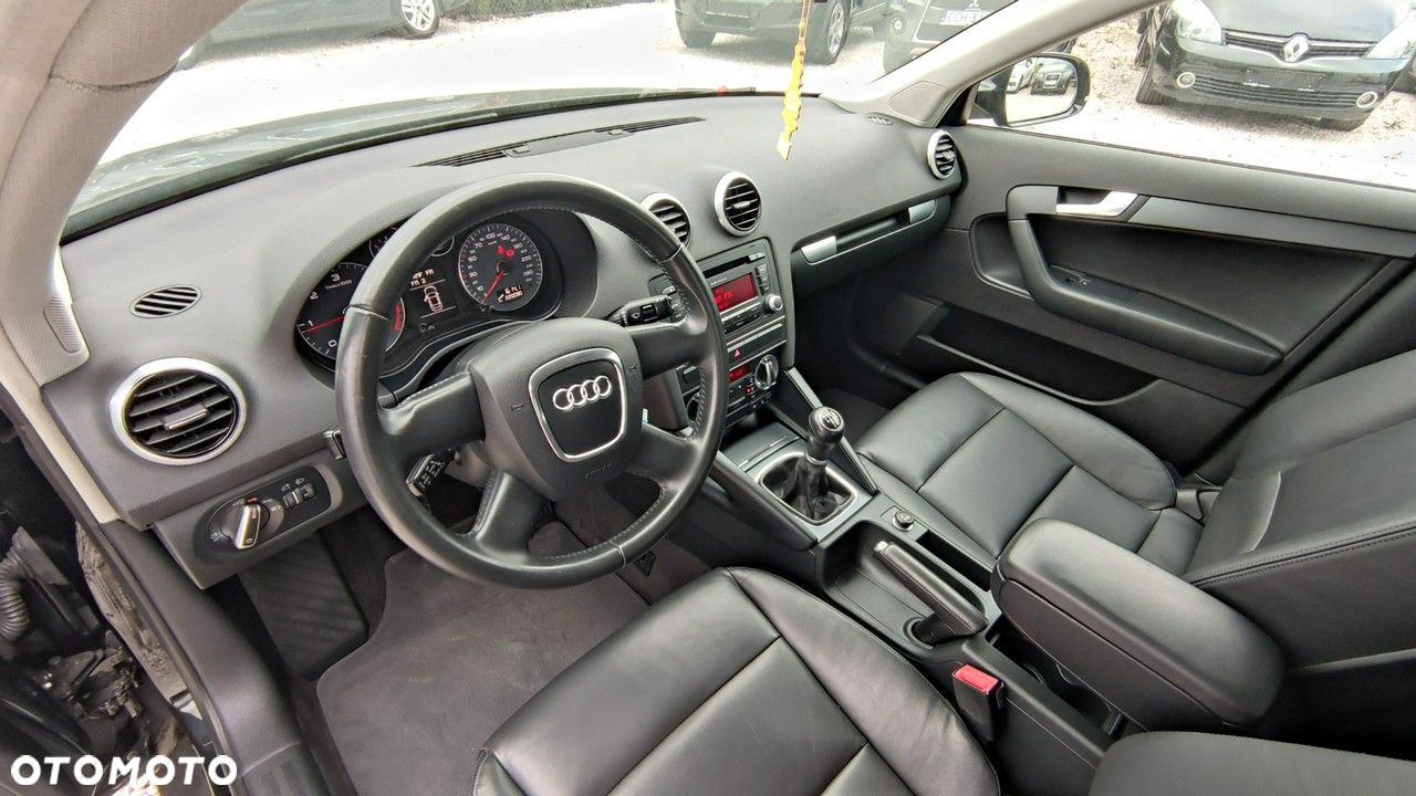 Audi A3 1.6 TDI DPF Attraction - 6