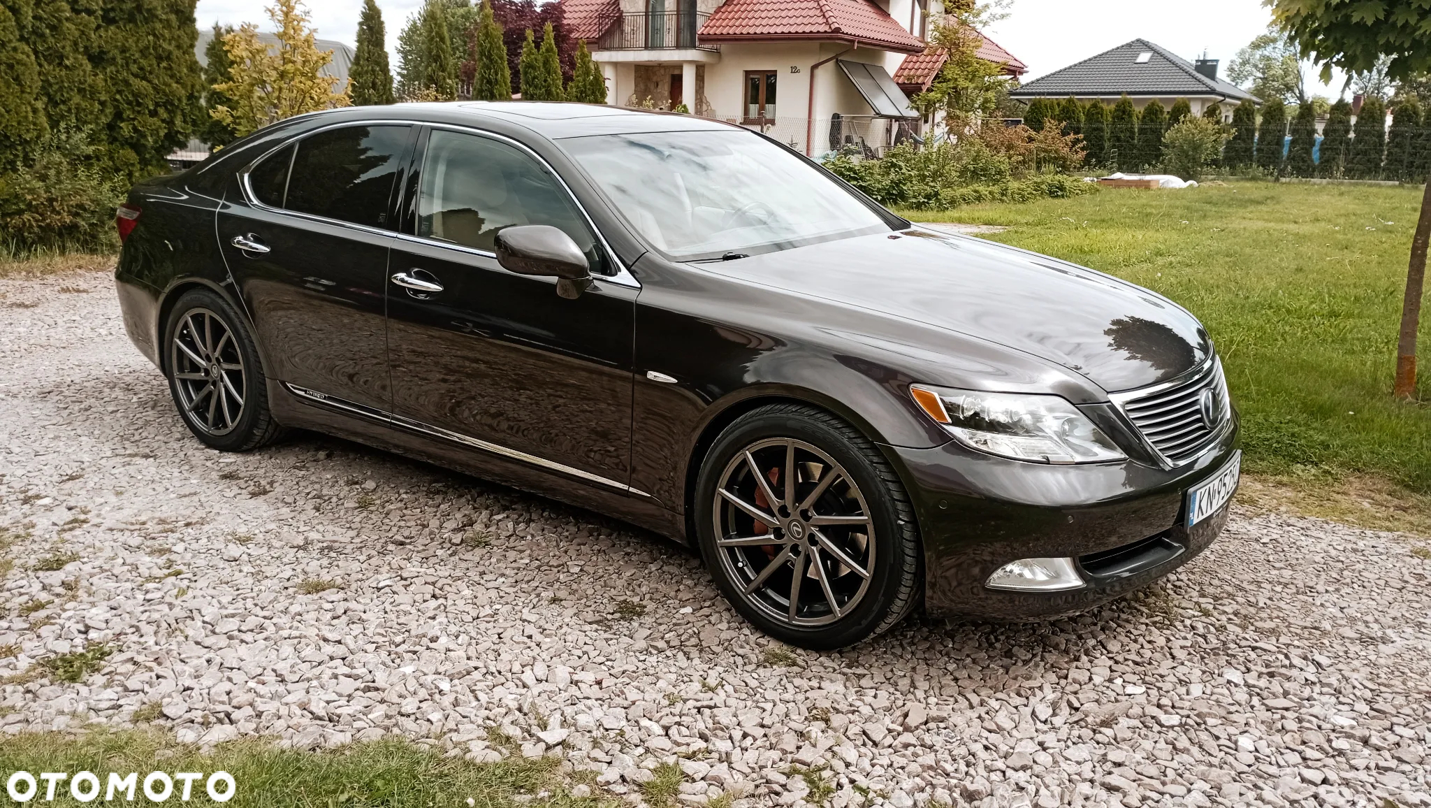 Lexus LS - 4