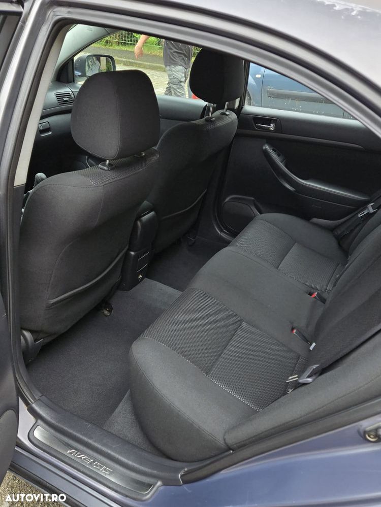 Toyota Avensis 2.0 D-4D C - 8