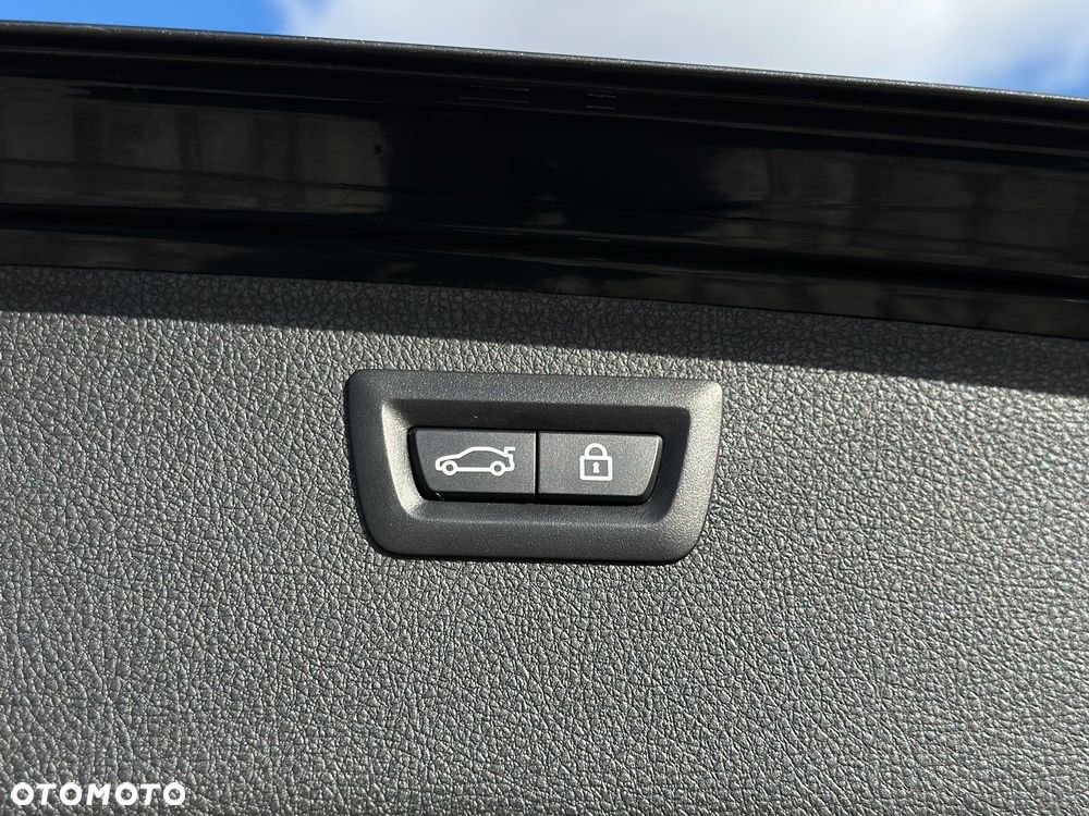 BMW Seria 3 320d Touring Sport-Aut Blue Performance Sport Line - 12