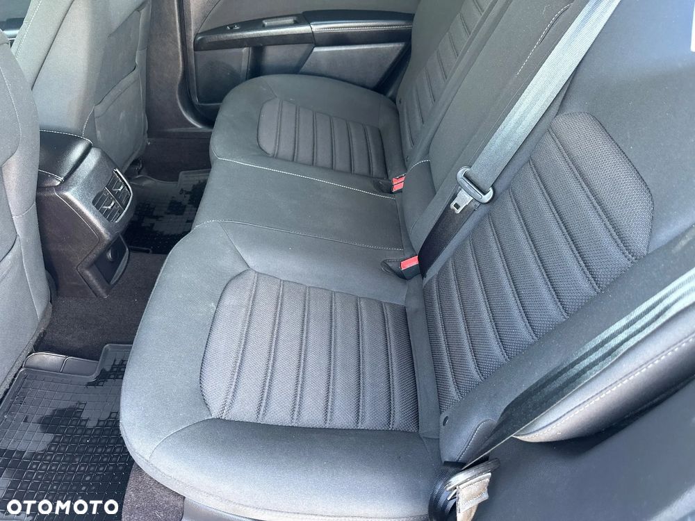 Ford Fusion - 27
