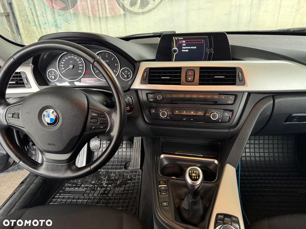 BMW Seria 3 318d - 9