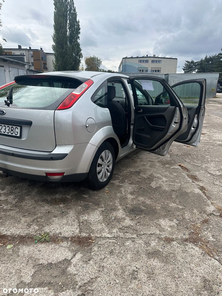 Ford Focus 2005 photo 2
