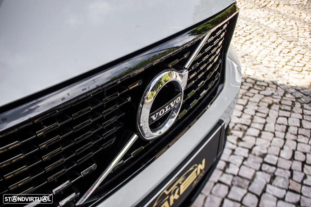 Volvo XC 40 1.5 T5 PHEV R-Design - 4