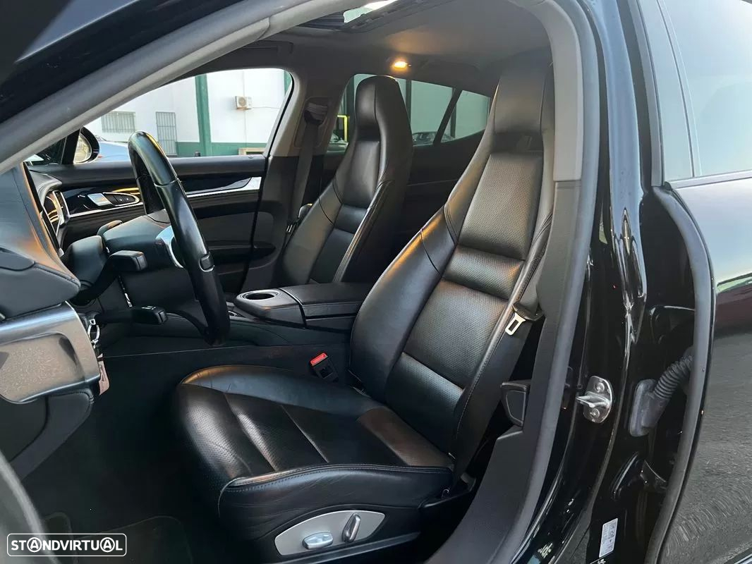 Porsche Panamera - 22