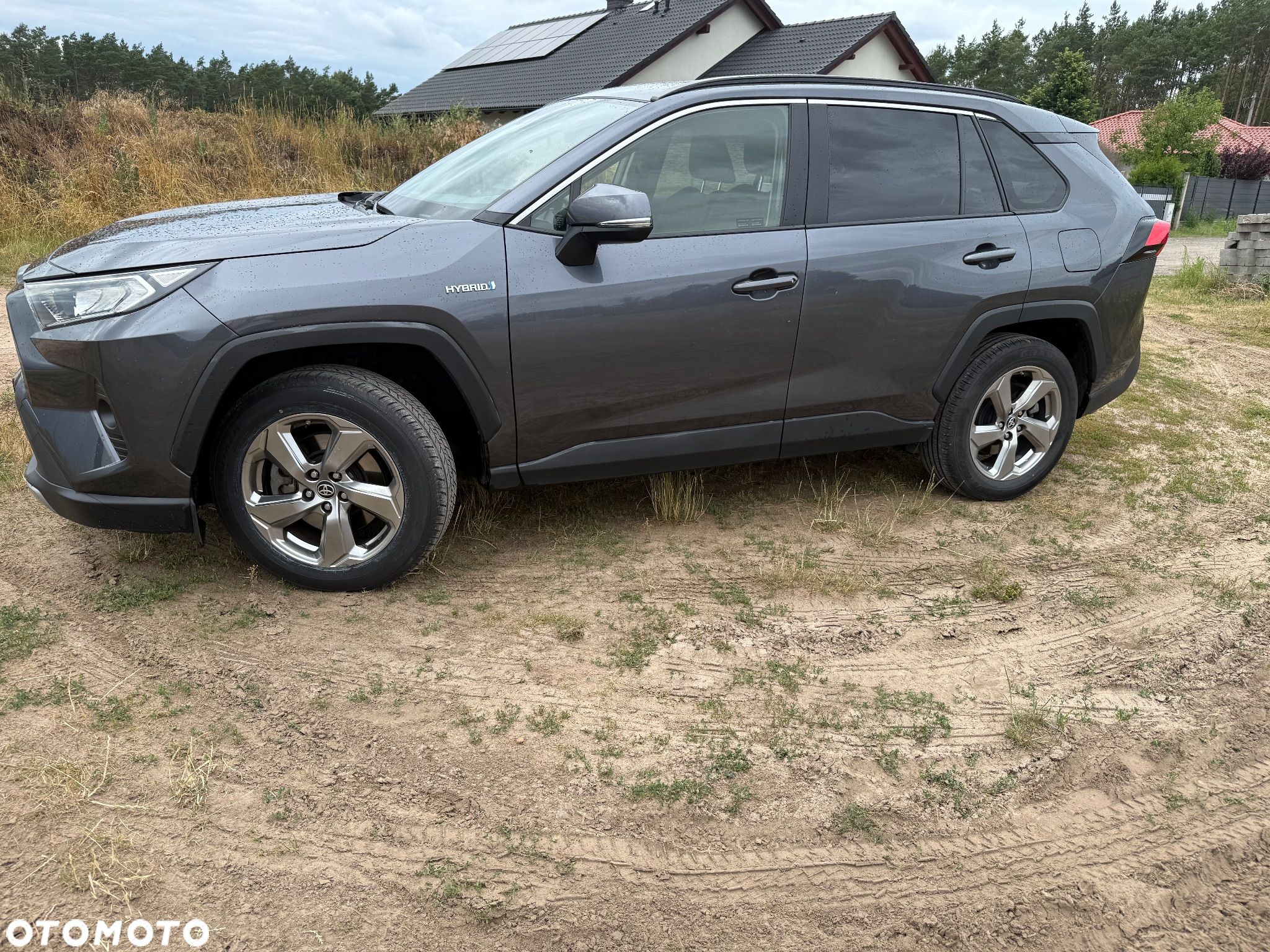 Toyota RAV4 - 1