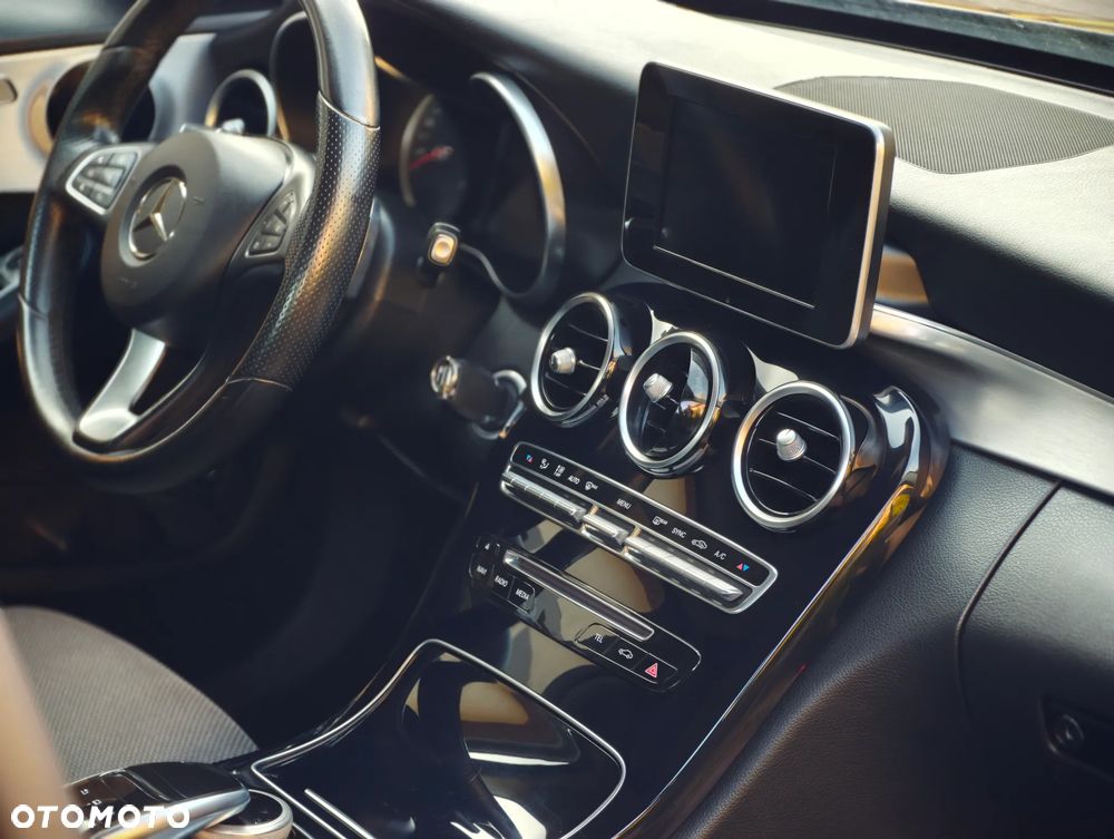 Mercedes-Benz Klasa C 180 7G-TRONIC - 20